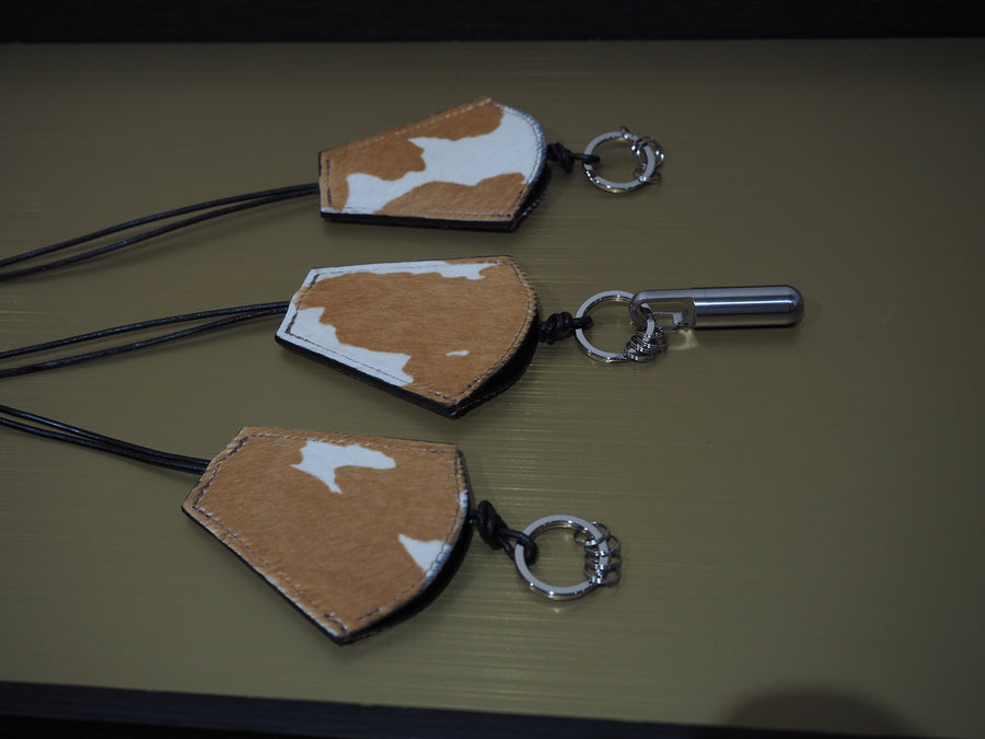 BELL Necklace Holstein ( hair calf )